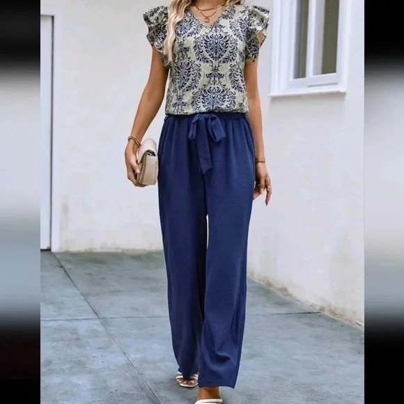 Graphic Print Butterfly Sleeve Top & Belted Wide Leg Pants - Picture 5 of 6